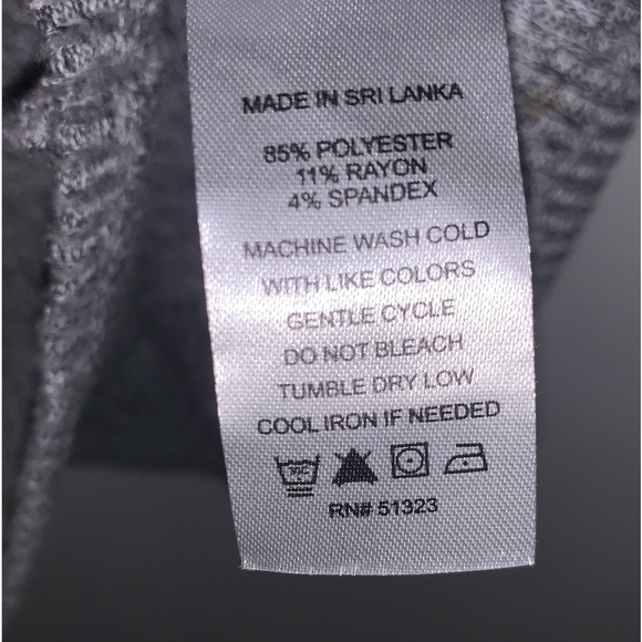 Vince Camuto Sweater - Picture 6 of 7